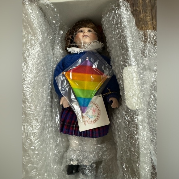 NIB-🎁World Gallery Porcelain Doll -new in box - Picture 5 of 8